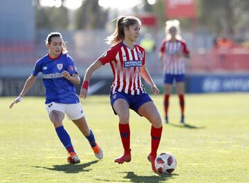 Central. 28 partidos (2.369 minutos). 2 goles.

A pesar de sólo tener 18 años, ha sido la jefa de la defensa atlética. El adiós de Pereira dejaba un hueco importante, pero la catalana con carácter, contundencia y mucho fútbol ha sido un baluarte defensivo.