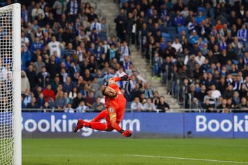 Volv¨ªa con su pa¨ªs tras meses de ausencia. Realiz¨® un gran partido en Haifa, donde Eslovenia sac¨® un empate a un gol frente a Israel. Despu¨¦s volvi¨® a ser titular en la igualado con Macedonia (1-1). 180'.