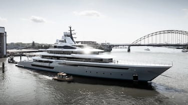 Gabe Newell estrena Steam Machine... y su nuevo superyate: con garaje submarino, hospital y 15 PCs de gran potencia