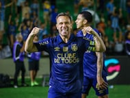 RS - FUTEBOL/CAMPEONATO GAUCHO 2026 /GREMIO X JUVENTUDE - ESPORTES - Lance da partida entre Gremio e Juventude disputada na noite deste domingo no Estádio Alfredo Jaconi, em Caxias do Sul, valida pela semifinal do Campeonato Gaucho 2026. FOTO: LUCAS UEBEL/GREMIO FBPA