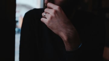 El anillo para hombre de Lotus que eleva la estética más buscada este verano en Amazon.