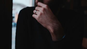 El anillo para hombre de Lotus que eleva la estética más buscada este verano en Amazon.