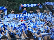 La afición de la Real Sociedad se ha volcado con el desplazamiento a Sevilla.