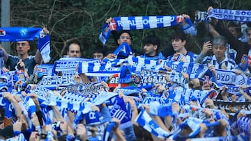 La afición de la Real Sociedad se ha volcado con el desplazamiento a Sevilla.