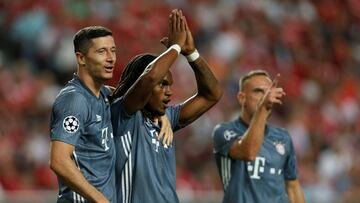 Soccer Football - Champions League - Group Stage - Group E - Benfica v Bayern Munich - Estadio da Luz, Lisbon, Portugal - September 19, 2018 Bayern Munich's Renato Sanches celebrates scoring their second goal with Robert Lewandowski REUTERS/Pedro N