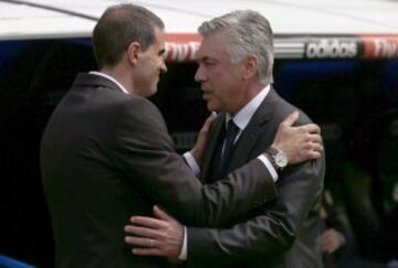 Saludo de entrenadores Carlo Ancelotti y Gaizka Garitano