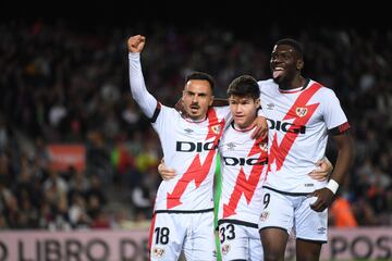 Los jugadores del Rayo Vallecano celebrando el gol de Álvaro García 