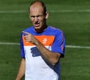 Robben se une al grupo, pero no estará ante Japón