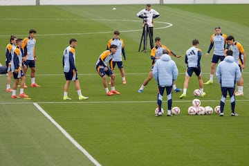 Un grupo de jugadores durante el entrenamiento. 
 