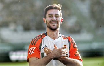 Goleada incontestable del Oviedo ante el Racing de Ferrol, en un partido en el que Lucas Ahijado también estrenó su cuenta goleadora del curso, tras aprovecharse de un rechace en una falta. Su tanto ponía el 0-2 en el marcador.