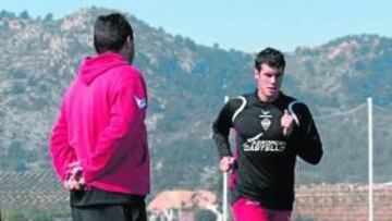 <b>PREPARADO. </b>Pol Bueso demostró que está listo para jugar.