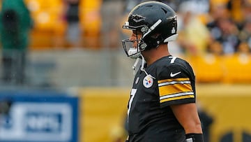 PITTSBURGH, PA - OCTOBER 08: Ben Roethlisberger #7 of the Pittsburgh Steelers walks off the field after throwing an interception in the fourth quarter during the game against the Jacksonville Jaguars at Heinz Field on October 8, 2017 in Pittsburgh, Pennsylvania.   Justin K. Aller/Getty Images/AFP
 == FOR NEWSPAPERS, INTERNET, TELCOS &amp; TELEVISION USE ONLY ==