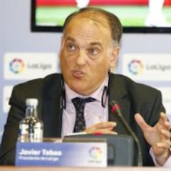 Tebas: "Si FIFA sanciona a Barça, Real Madrid y Atlético es que algo está mal en esa norma"