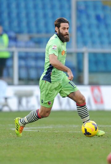 Jugador italiano nacido en Bélgica que juega en Arezzo como delantero 