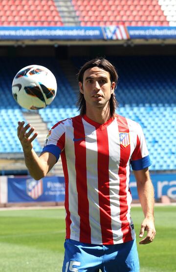 Domingo Cisma, libre, 30 a?os (Racing). Jugador ya veterano vino para reforzar la banda izquierda. Lo bueno fue que recal¨® a coste cero, pero apenas jug¨®.