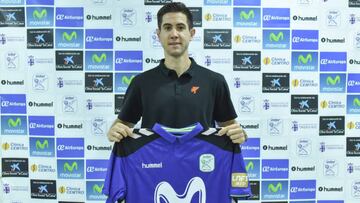 Bebe posa con la camiseta de Movistar Inter.