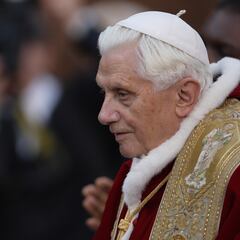 How old was Pope Benedict XVI? Who have been the longest living Popes?