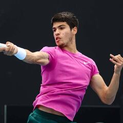 Carlos Alcaraz hace historia al vencer a Goffin con 17 años