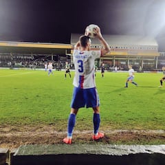 El central Asier Pérez apuntala al filial del Athletic