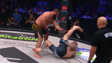 Impactante imagen de MMA: El juez tuvo que parar el combate