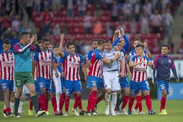 El que más ha gastado en los recientes 10 años es el equipo que juega con solamente futbolistas mexicanos. El Guadalajara ha desembolsado 149.16 MDD en refuerzos, dato que muestra que la cantera no ha sido la solución a la falta de títulos, pues solo lograron uno en la década. Su ingreso ha sido de 66.93 MDD por venta de jugadores, con un déficit de 72.14 MDD, el cuarto peor del Fútbol Mexicano por atrás de Cruz Azul, Rayados y Tigres, según datos de Transfermarkt.