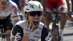 Mark Cavendish celebra su victoria en la decimocuarta etapa del Tour de Francia 2016 con final en Villard-Les-Dombes.