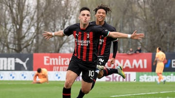 MILAN, ITALY - MARCH 14: Gabriele El Hilali of AC Milan celebrates after scoring the his team's second goal during the UEFA Youth League Quarter Final match between AC Milan and Atletico de Madrid at Centro Sportivo Vismara - PUMA House of Football on March 14, 2023 in Milan, Italy. (Photo by Giuseppe Cottini/AC Milan via Getty Images)