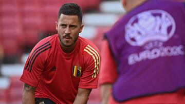 Hazard, en un calentamiento con Bélgica en la Eurocopa.