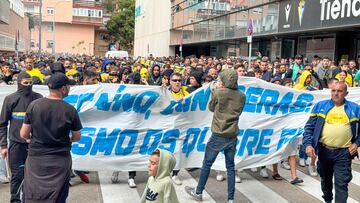 26/10/24 PARTIDO SEGUNDA DIVISION CADIZ - OVIEDO PROTESTAS DE LA AFICION DEL CADIZ EN LA PUERTA DEL ESTADIO
