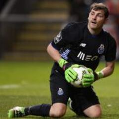 El Oporto a 6 puntos del Benfica y Casillas la pifia en Braga