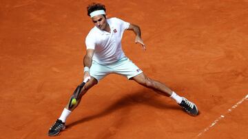 Roger Federer juega los cuartos de final del Mutua Madrid Open ante Thiem.