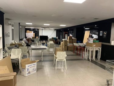 Las Pe?as del Valencia abandonan su local en Mestalla tras 25 a?os