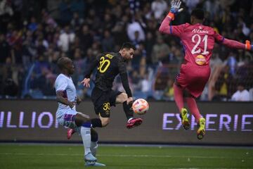 El delantero argentino batió al portero del Riyadh Season e inauguró el marcador del King Fahd Stadium.