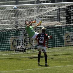 "Ni yo sé cómo la saqué": la atajada 'imposible' de González