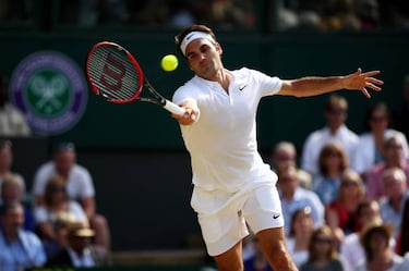 Federer responds to equal Connors’ Wimbledon record