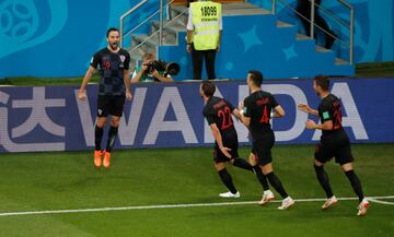 0-1. Milan Badelj celebró el primer gol.