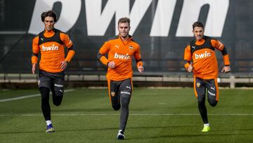 Jes&uacute;s Vazquez, Lato y Manu Vallejo, en el primer entrenamiento del a&ntilde;o. 