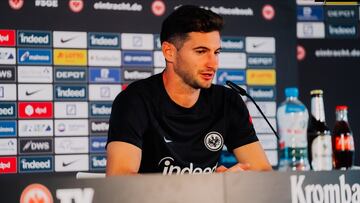 Lucas Alario elogió a Rafael Santos Borré en su primera rueda de prensa como jugador de Eintrach Frankfurt.