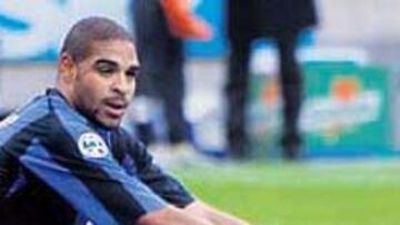 <b>DESESPERADO. </b>Adriano no tiene una buena relación con Mancini.