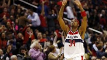 Paul Pierce, festeja una victoria de los Wizards.