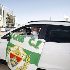 La afición del Elche prepara un cortejo para recibir al equipo