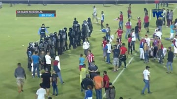 3 muertos y 12 heridos en un estadio: ¡duras imágenes!