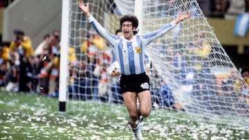 Soccer: FIFA World Cup Final: Argentina Mario Kempes (10) victorious after scoring goal vs Netherlands at Estadio Monumental.Buenos Aires, Argentina 6/25/1978CREDIT: Manny Millan (Photo by Manny Millan /Sports Illustrated via Getty Images)(Set Number: X22480 )