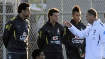 Mano Menezes: primero resultados, luego el juego