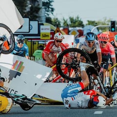 La UCI da un paso adelante y anuncia más medidas de seguridad para los ciclistas