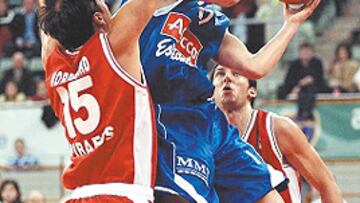 <b>VELOCIDAD</b>. Sergio Rodríguez intenta culminar un contraataque.