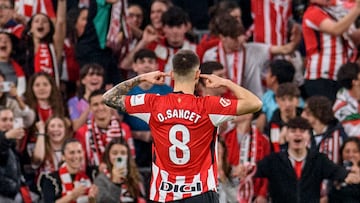 BILBAO, 13/04/2025.- El centrocampista del Athletic Oihan Sancet celebra tras marcar el primer gol del equipo bilbaíno, durante el partido de LaLiga que Athletic Club y Rayo Vallecano disputan este domingo en el estadio de San Mamés, en Bilbao. EFE/Javier Zorrilla