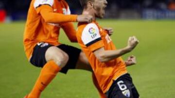 Ignacio Camacho celebra uno de los goles del Málaga.