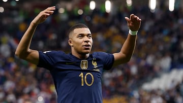 Kylian Mbappé en un partido de Francia en el Mundial de Qatar.