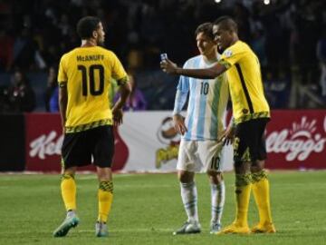 Argentina pasó en el primer lugar del Grupo B. Empató ante Paraguay y venció a Uruguay y a Jamaica.